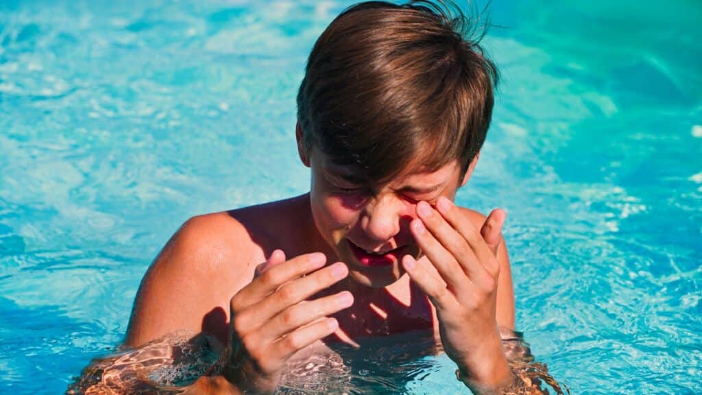 Why Do My Eyes Sting in the Pool?